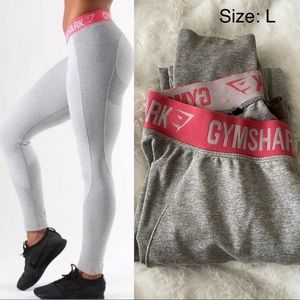Gym shark leggings